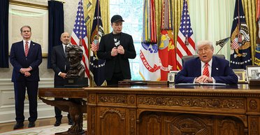 "Час оприлюднити справжню сенсацію": сварка Трампа та Маска набула несподіваного оберту