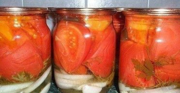 Пальчики оближеш: рецепт смачних помідорів на зиму