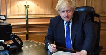 "Рабочее мероприятие": Джонсон планировал военный рейд в Нидерланды на завод вакцин против COVID