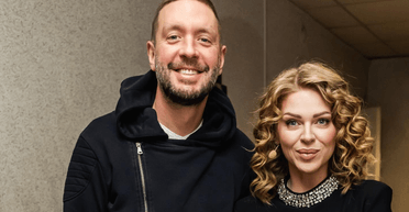 "Трудно что-то писать": звезда "Дизель Шоу" разводится после 9 лет отношений