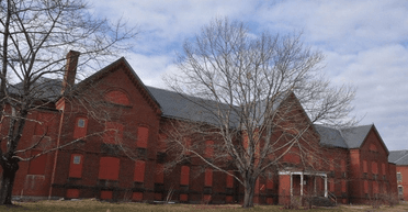 Тайны психиатрического заведения: как выглядит заброшенная больница, вдохновившая Голливуд (фото)