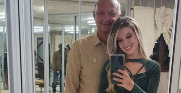 Королева краси, яка вийшла заміж за 66-річного мільйонера в 16 років, відповіла критикам