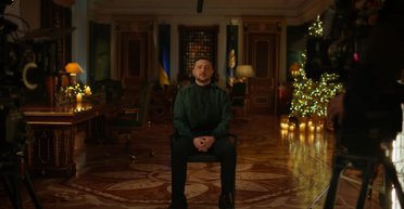 "Хочемо закінчення війни, але не закінчення України": новорічне звернення Зеленського (відео)