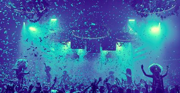 "Весь клуб подпевает": в одесском клубе включили российскую песню, какая реакция властей (видео)