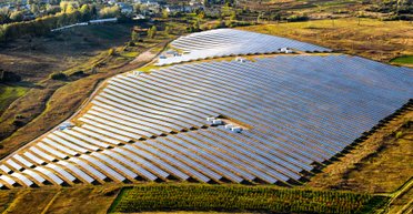 Проблема с кредитами "Укрэнерго" и возможным дефолтом возникла из-за несправедливых "зеленых тарифов", — экономист