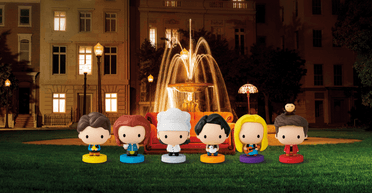 В McDonald's Украины появились фигурки "Друзей": коллекции продают в сети за тысячи гривен