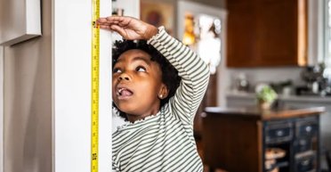 Дивовижна швидкість: у який період життя людина росте найшвидше