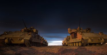 "Ювелірна точність та особливі боєприпаси": як Bradley знищили танк Т-90 окупантів (відео)