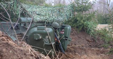 Білоруси поставили блокпост із танком і БМП біля кордону: що відбувається (фото)