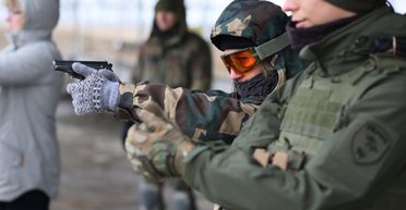 Не модные туфли, а тяжелые берцы