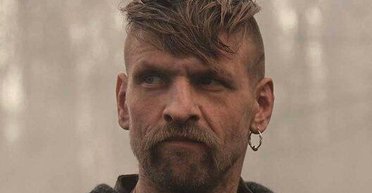 Боролся за жизнь 3 месяца: от ранения на фронте умер актер Василий Кухарский (фото)