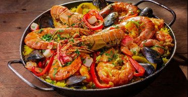 Пристрасті по-іспанськи: рецепт смачної паельї з морепродуктами