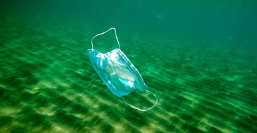В мировой океан попало 26 тыс. тонн масок и других пластиковых медицинских отходов, – ученые