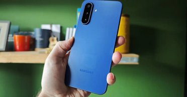 Найкращий недорогий смартфон: експерт порадив модель Samsung до 10 000 грн (фото)