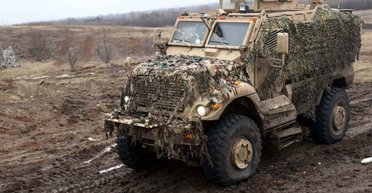 MaxxPro рятує життя: як бронемашина вивезла бійців ЗСУ з оточення (відео)