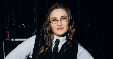 Известная актриса оказалась в эпицентре обстрела Тернополя: "Все горит" (фото)