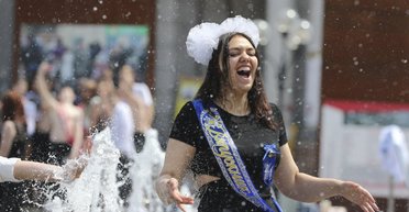 До 25 000 грн: сколько стоит выпускной-2025 в Украине