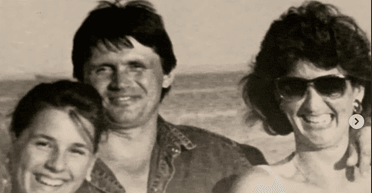 Маша Єфросиніна показала рідкісні кадри з батьками з Криму (фото)