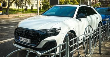 В Киеве появился новейший заряженный кроссовер Audi (фото)