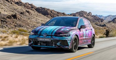 Новый Volkswagen Golf 2024 показали на первых официальных фото