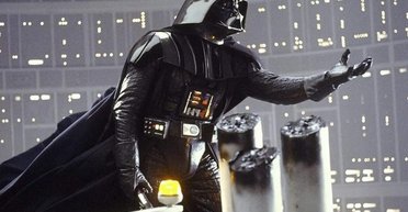 Сравнили с Дартом Вейдером: женщина выиграла более 30 тысяч долларов за оскорбление на работе