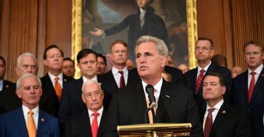 Конгрес США згадав про Україну. Чому терміново повернулися з відпустки американські обранці