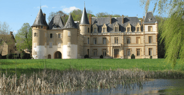 Перевірка фактів: покинутий замок "застиг у часі" після загибелі власника на "Титаніку"