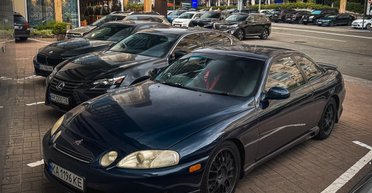 В Киеве заметили редкую люксовую Toyota 90-х на базе Supra (фото)