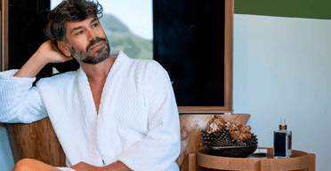 "Виглядає на 20": 60-річний чоловік розкрив секрет своєї молодості (відео)