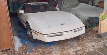 Раритет из 80-х: обнаружен легендарный американский спорткар с пробегом 400 км (видео)