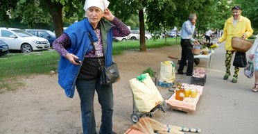 Все життя попереду — сподівайся і чекай. Що буде через 18 років із економічними паспортами українців