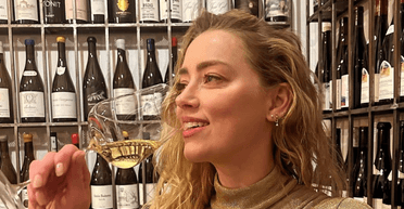 Ембер Герд помітили на рідкісній прогулянці з донькою (фото)