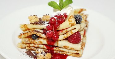 Блины с ягодами: рецепт вкусного завтрака
