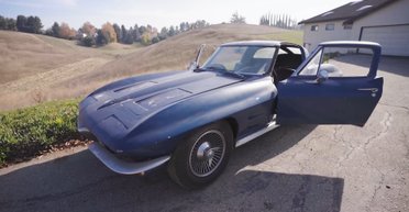 Культовый спорткар 60-х за $100 000 простоял более 40 лет в старом гараже (видео)