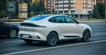 В Украине появился мощный и недорогой электрокроссовер с запасом хода 700 км (фото)