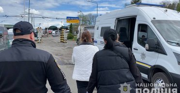 В Запорожье женщина продала ребенка незнакомцу за 600 грн и сбежала за границу: подробности