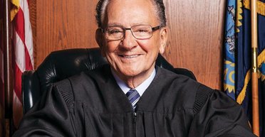 "Приклад людяності": помер "наймиліший суддя у світі" Френк Капріо (відео)