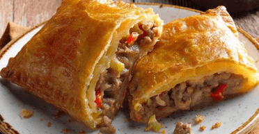 Луїзіанські м'ясні пиріжки: рецепт смачної випічки з листкового тіста