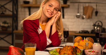 Как безопасно выйти из поста и не переесть за пасхальным столом: советы диетолога