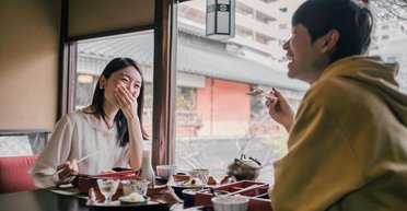 Схожий на безробітного: програміст із Китаю звинуватив у невдалому побаченні нову футболку