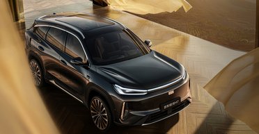 Geely показала недорогой семейный кроссовер с расходом 3,3 л на 100 км (фото)