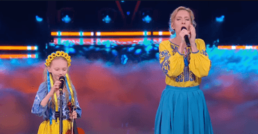 Повернулися всі журі: українська співачка підкорила італійський "Голос" (відео)