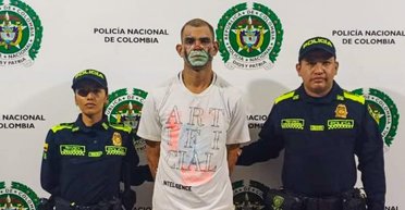 В клоунском гриме и шапке с головой льва: полиция задержала известного вора (фото)