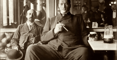 Диво медицини: чоловік, який вважався карликом, став справжнім "велетнем" через пухлину