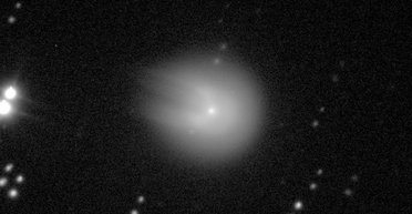 Шириною 30 км. На величезній кометі, що летить до Землі, знову стався вибух і з'явилися "роги" (фото)