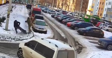 Будет расследование: в Харьковском ТЦК объяснили, почему военкомы сбросили мужчину с велосипеда