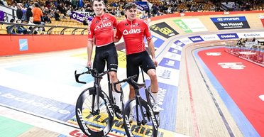 "Не заметил": мужчина протаранил олимпийскую команду велосипедистов из Германии