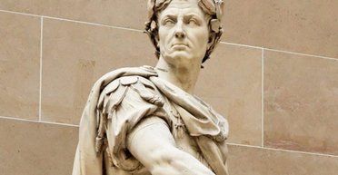 445-дневный Год Путаницы: зачем Юлий Цезарь изобрел свой календарь