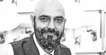 Легкомысленный мейнстрим. Польский писатель Марцин Щигельский — о книгах для подростков и литературе как инструменте