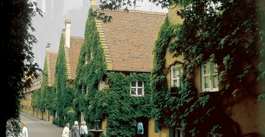 Перевірка фактів: орендна плата в селі не підвищувалася 500 років, і коштує 1 євро на рік